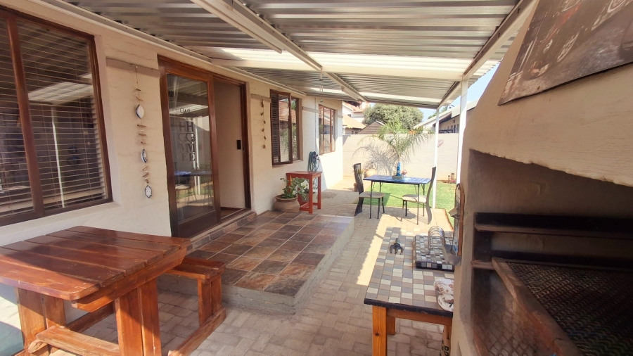 2 Bedroom Property for Sale in Vaalpark Free State
